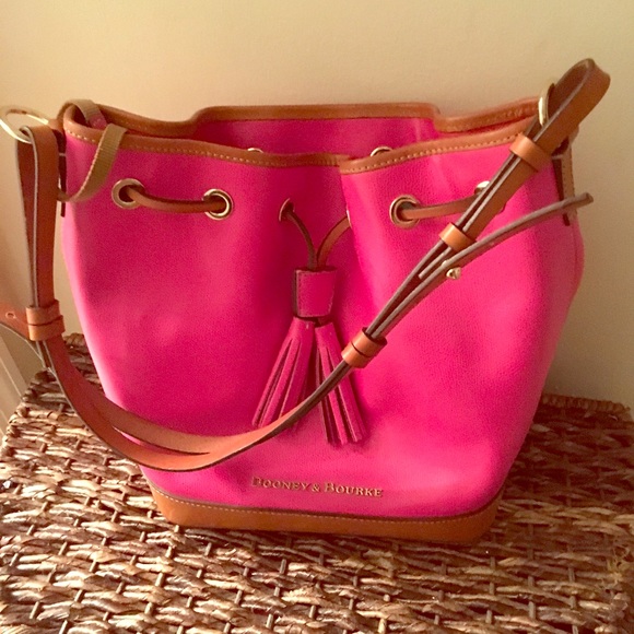 Dooney and burke soooo pretty - Picture 1 of 3